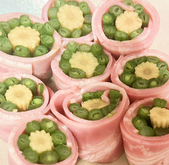 ベーコンのフラワーロール